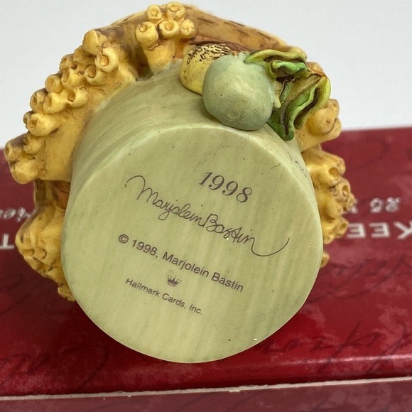 Vintage HALLMARK KEEPSAKE Christmas Ornament "Country Home Nature's Sketchbook" - Picture 6 of 9